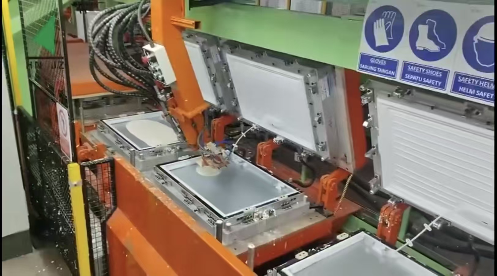 印尼冰箱门体发泡生产线项目